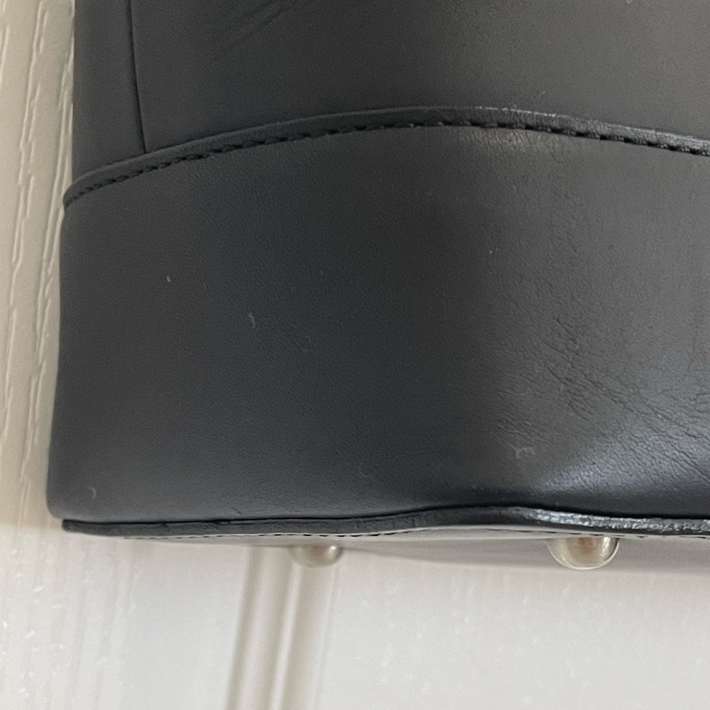 Burberry Black Leather Shoulder Bag with COA and Dusty - Picture 6 of 14